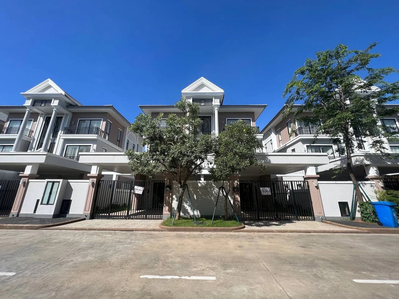 Twin A Villa for Rent | 4 Bedrooms | Borey Peng Huoth Boeung Snor | Chbar Ampov - Image 1